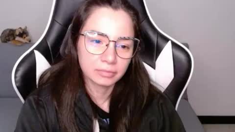 Snapshot of wolfs_daughter chatting on 30, 4, 2026 Alex online show from 30, 4, 2026