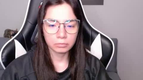Snapshot of wolfs_daughter chatting on 8, 5, 2026 Alex online show from 8, 5, 2026