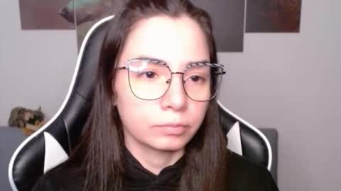 Snapshot of wolfs_daughter chatting on 10, 5, 2026 Alex online show from 10, 5, 2026