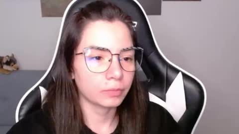 Snapshot of wolfs_daughter chatting on 15, 5, 2026 Alex online show from 15, 5, 2026