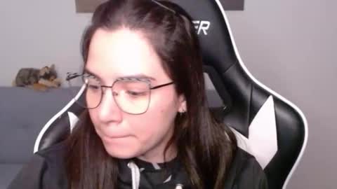 Snapshot of wolfs_daughter chatting on 18, 5, 2026 Alex online show from 18, 5, 2026