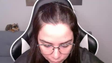Snapshot of wolfs_daughter chatting on 27, 5, 2026 Alex online show from 27, 5, 2026