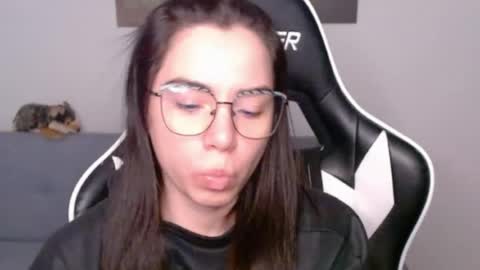 Snapshot of wolfs_daughter chatting on 13, 6, 2026 Alex online show from 13, 6, 2026