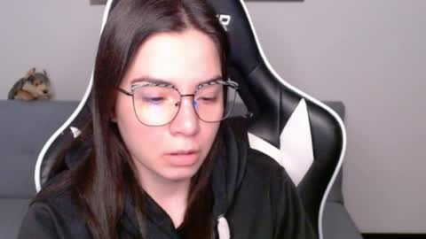 Snapshot of wolfs_daughter chatting on 28, 6, 2026 Alex online show from 28, 6, 2026