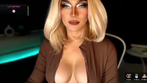 Snapshot of womanofyourdesire_ts chatting on 1, 11, 2025 Julia online show from 1, 11, 2025