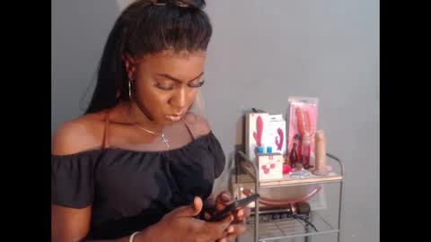 Snapshot of wonderfullight chatting on 13, 5, 2026 SHENIEL RODRIGUEZ online show from 13, 5, 2026