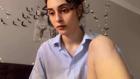 Snapshot of wonderland_stia chatting on 27, 10, 2025 Stia online show from 27, 10, 2025