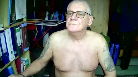 Snapshot of wonneprop10 chatting on 18, 12, 2025 Always Horny online show from 18, 12, 2025