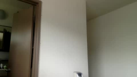 Snapshot of woof_wolf37 chatting on 4, 3, 2026 woof_wolf37 online show from 4, 3, 2026