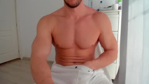 Snapshot of woolfiie chatting on 19, 2, 2025 Wolfie online show from 19, 2, 2025