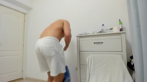 Snapshot of woolfiie chatting on 19, 2, 2025 Wolfie online show from 19, 2, 2025