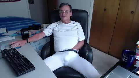 Snapshot of worldlarge chatting on 18, 4, 2026 Large one online show from 18, 4, 2026