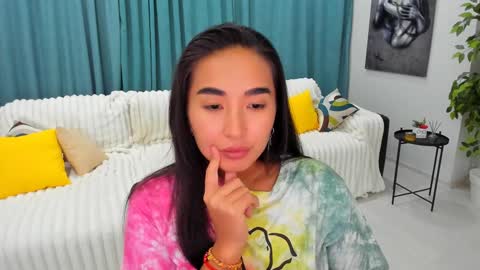 dudetta Kim online show from 17, 1, 2025