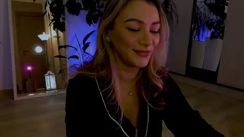 Snapshot of worldsbaby chatting on 3, 2, 2025 worldsbaby online show from 3, 2, 2025