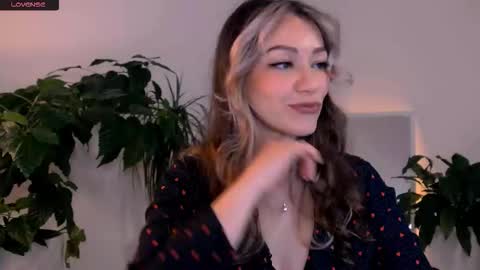 Snapshot of worldsbaby chatting on 14, 9, 2025 worldsbaby online show from 14, 9, 2025