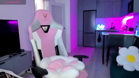 Emi online show from 2, 4, 2026