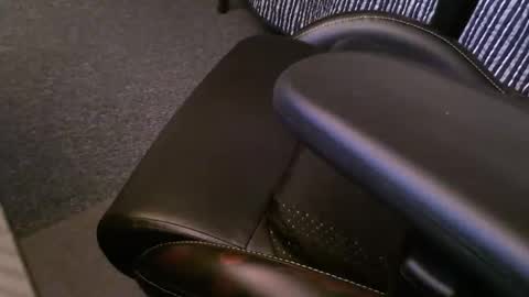 Snapshot of wrangleat0r chatting on 13, 4, 2026 wrangleat0r online show from 13, 4, 2026