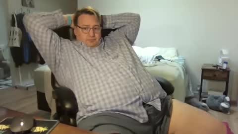 Snapshot of wrensroom chatting on 27, 2, 2025 Wren Valentino online show from 27, 2, 2025