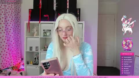 Snapshot of wrenvalentine chatting on 25, 9, 2025 Wren Valentine online show from 25, 9, 2025