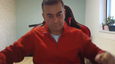 Snapshot of wxdj chatting on 9, 2, 2025 RealBoy online show from 9, 2, 2025