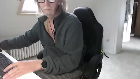 WyattEarp64 online show from 15, 10, 2025