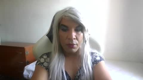 Snapshot of x225792i chatting on 22, 9, 2025 Xeranessa online show from 22, 9, 2025