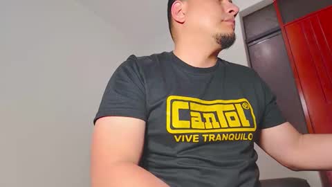 Snapshot of x___frank_hot chatting on 14, 12, 2025 x___frank_hot online show from 14, 12, 2025