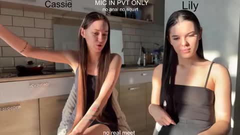 wiwi clap clap cat baby girl online show from 6, 2, 2026