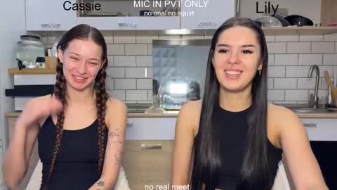 wiwi clap clap cat baby girl online show from 13, 2, 2026