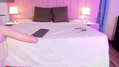 x_milu online show from 8, 1, 2025
