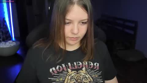 Snapshot of x_nirvana_x chatting on 27, 10, 2025 LOVE NERDS ONLY online show from 27, 10, 2025