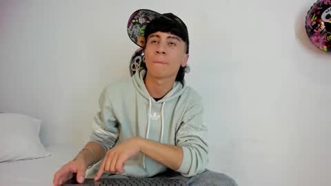 Snapshot of xaandergrey chatting on 9, 10, 2025 xaanderGrey online show from 9, 10, 2025