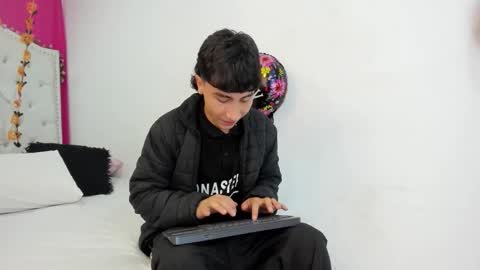 Snapshot of xaandergrey chatting on 10, 10, 2025 xaanderGrey online show from 10, 10, 2025