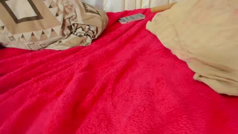 Snapshot of xararouxxx chatting on 19, 12, 2024       S A R A      100K followers online show from 19, 12, 2024