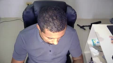 Snapshot of xaviermillerxxx chatting on 24, 10, 2025 Xavier Miller online show from 24, 10, 2025