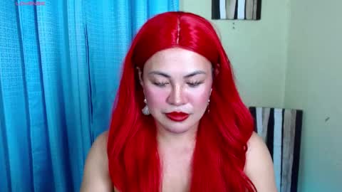 Snapshot of xcalisthra_69x chatting on 25, 10, 2025 Godess  Lucy online show from 25, 10, 2025