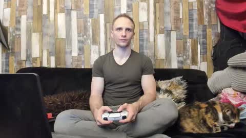 Snapshot of xchris_wildx chatting on 23, 11, 2025 Chris Wild online show from 23, 11, 2025