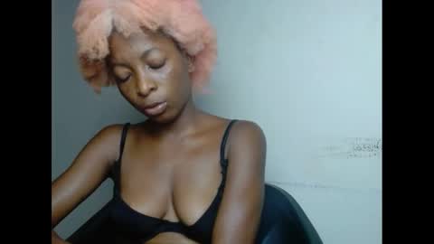 Snapshot of xcreamypussy chatting on 16, 12, 2024 xcreamypussy online show from 16, 12, 2024