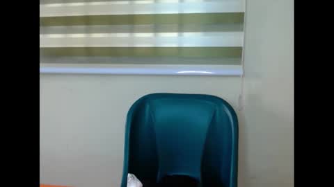 Snapshot of xcreamypussy chatting on 21, 2, 2025 xcreamypussy online show from 21, 2, 2025