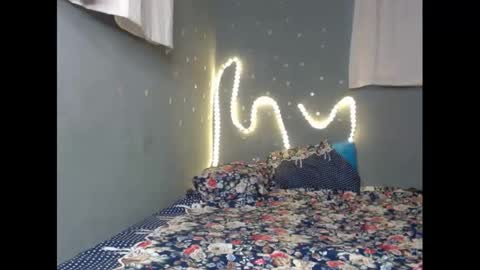 Snapshot of xcreamypussy chatting on 24, 2, 2025 xcreamypussy online show from 24, 2, 2025