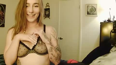 Snapshot of xdinahx chatting on 16, 9, 2025 xAlicex online show from 16, 9, 2025