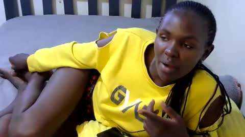 Snapshot of xeenah chatting on 15, 4, 2026 xeenah online show from 15, 4, 2026