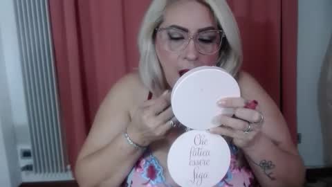 Elena online show from 4, 5, 2026