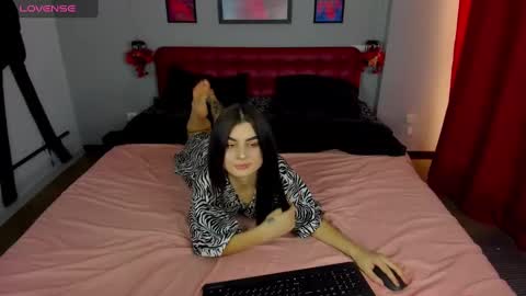 Snapshot of xenaolsen chatting on 28, 2, 2025 Emma online show from 28, 2, 2025