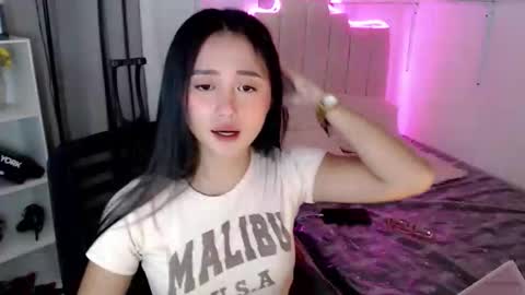 Snapshot of xhena_blossom chatting on 20, 10, 2025 xhena online show from 20, 10, 2025