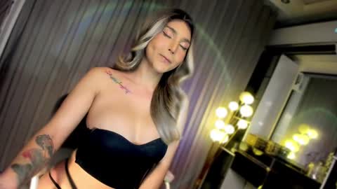 Snapshot of xhey_honeyx chatting on 26, 2, 2025 hey honey online show from 26, 2, 2025