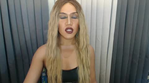 GWEN THOMPSON .......   online show from 9, 12, 2024