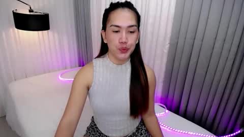 GWEN THOMPSON .......   online show from 10, 9, 2025