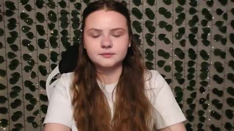 Lina online show from 6, 1, 2025
