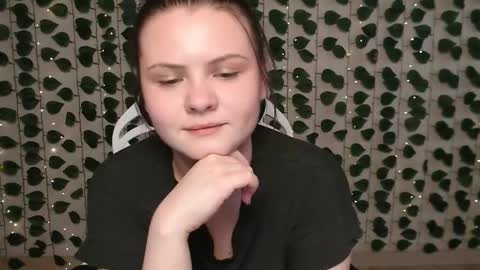 Lina online show from 4, 2, 2025